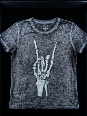 🖤 NWOT Zoe & Liv Mineral Wash Goth Skeletal Hand Tee 🎸 Small gorpore
